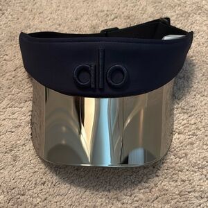 Never used Alo airlift solar visor Navy in bag